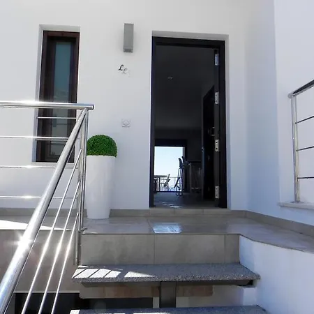 Vila Las Luisas 1